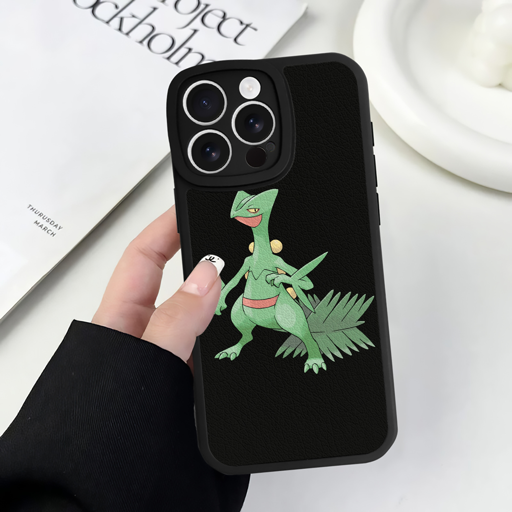 （画像用） ポケットモンスター Pokémon 【iPhone 16シリーズ対応】シリコンスマホケース（レザー調） 材質：シリコン